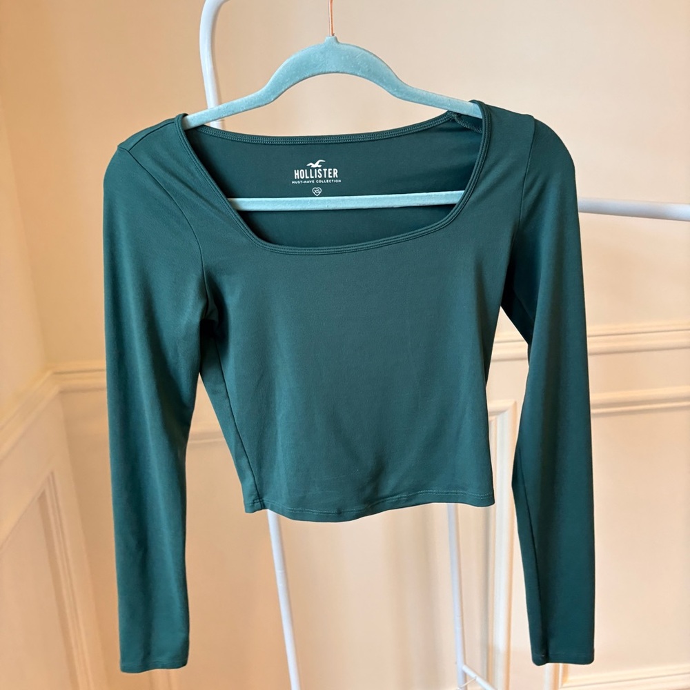 Hollister Women's Hunter Green Long Sleeve Top